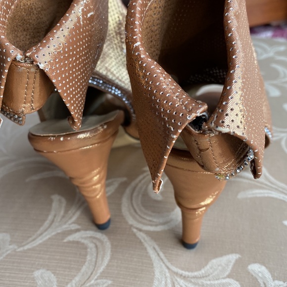 🌸 GONE…DONATED - Picture 8 of 11